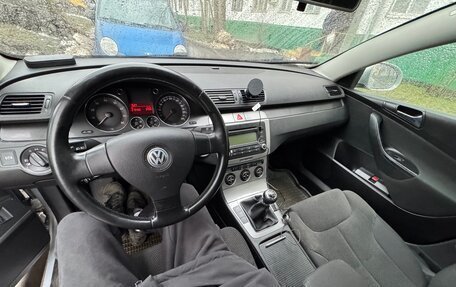 Volkswagen Passat B6, 2005 год, 550 000 рублей, 12 фотография