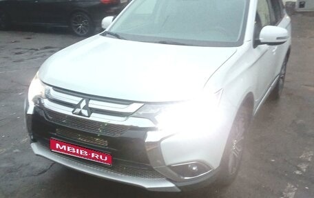 Mitsubishi Outlander III рестайлинг 3, 2015 год, 2 250 000 рублей, 1 фотография