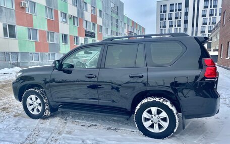 Toyota Land Cruiser Prado 150 рестайлинг 2, 2019 год, 4 500 000 рублей, 3 фотография