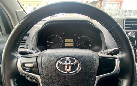 Toyota Land Cruiser Prado 150 рестайлинг 2, 2019 год, 4 500 000 рублей, 9 фотография