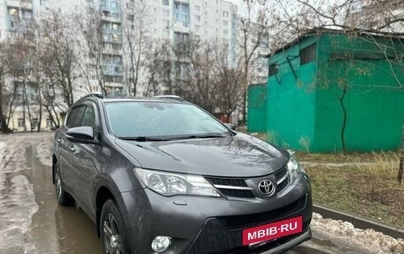 Toyota RAV4, 2014 год, 1 790 000 рублей, 10 фотография