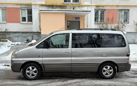 Hyundai Starex I рестайлинг, 2004 год, 695 000 рублей, 2 фотография