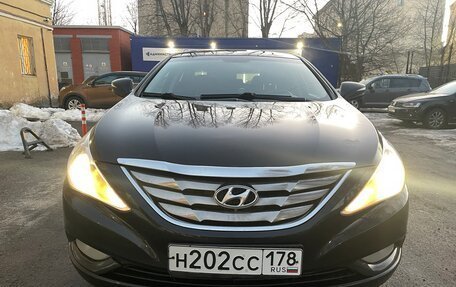 Hyundai Sonata VI, 2012 год, 1 100 000 рублей, 1 фотография