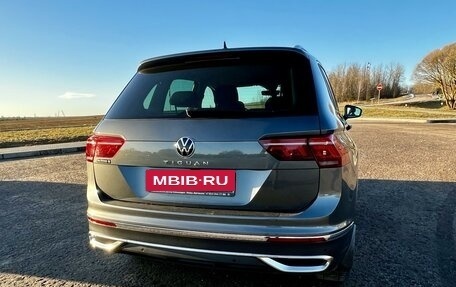 Volkswagen Tiguan II, 2021 год, 2 820 000 рублей, 6 фотография