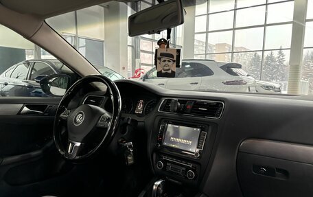 Volkswagen Jetta VI, 2011 год, 1 309 000 рублей, 11 фотография