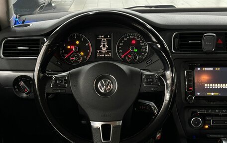 Volkswagen Jetta VI, 2011 год, 1 309 000 рублей, 15 фотография