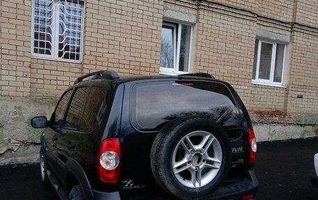 Chevrolet Niva I рестайлинг, 2011 год, 530 000 рублей, 3 фотография