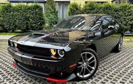 Dodge Challenger III рестайлинг 2, 2021 год, 4 950 000 рублей, 1 фотография