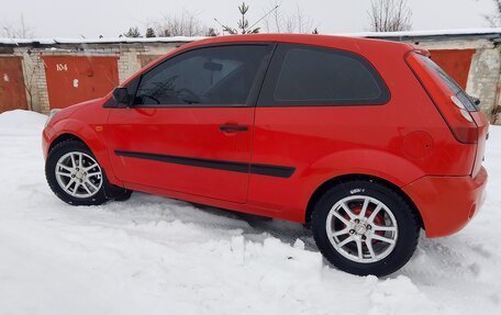 Ford Fiesta, 2007 год, 450 000 рублей, 2 фотография