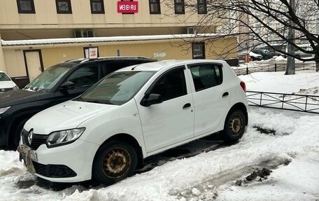 Renault Sandero II рестайлинг, 2016 год, 900 000 рублей, 2 фотография