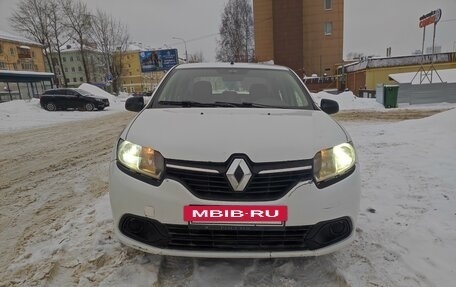 Renault Logan II, 2017 год, 375 000 рублей, 2 фотография