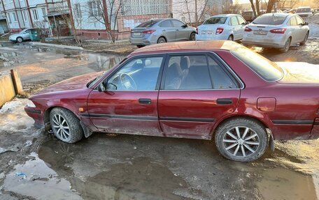 Toyota Carina, 1990 год, 400 000 рублей, 2 фотография