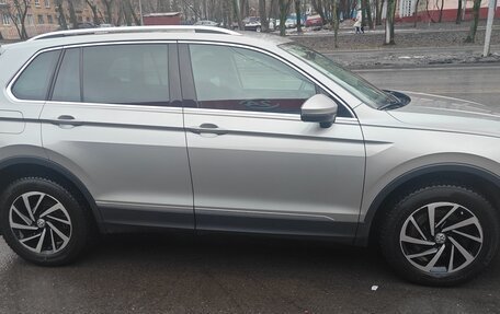 Volkswagen Tiguan II, 2018 год, 3 000 000 рублей, 3 фотография