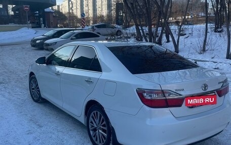 Toyota Camry, 2017 год, 2 300 000 рублей, 2 фотография