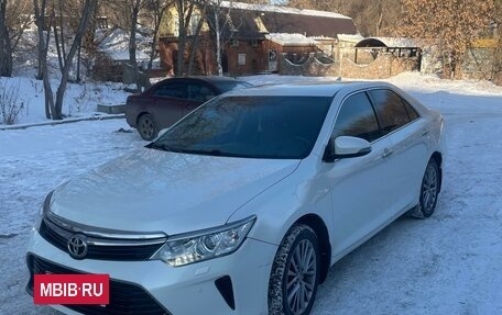 Toyota Camry, 2017 год, 2 300 000 рублей, 4 фотография