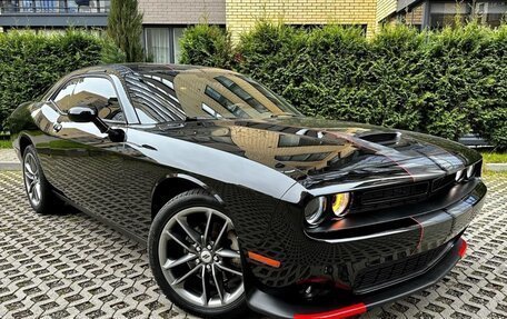 Dodge Challenger III рестайлинг 2, 2021 год, 4 950 000 рублей, 2 фотография