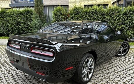 Dodge Challenger III рестайлинг 2, 2021 год, 4 950 000 рублей, 3 фотография