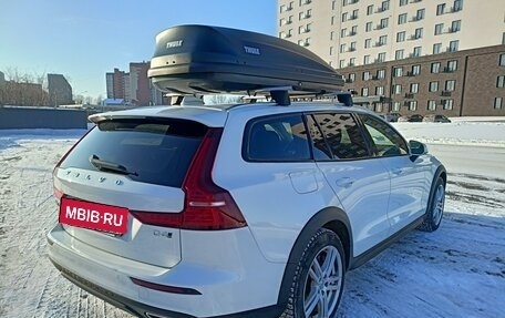 Volvo V60 Cross Country II, 2019 год, 3 490 000 рублей, 3 фотография