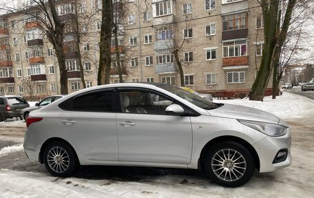 Hyundai Solaris II рестайлинг, 2017 год, 1 050 000 рублей, 5 фотография