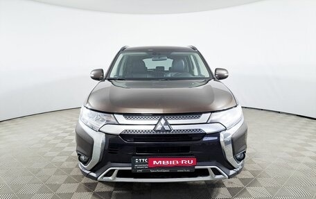 Mitsubishi Outlander III рестайлинг 3, 2021 год, 2 450 000 рублей, 2 фотография