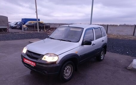 Chevrolet Niva I рестайлинг, 2004 год, 190 000 рублей, 1 фотография