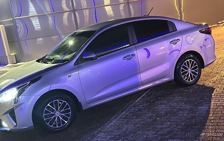 KIA Rio IV, 2021 год, 2 000 000 рублей, 2 фотография