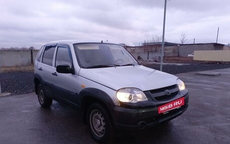 Chevrolet Niva I рестайлинг, 2004 год, 190 000 рублей, 2 фотография