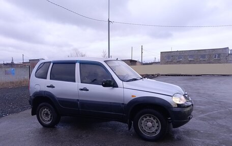 Chevrolet Niva I рестайлинг, 2004 год, 190 000 рублей, 9 фотография