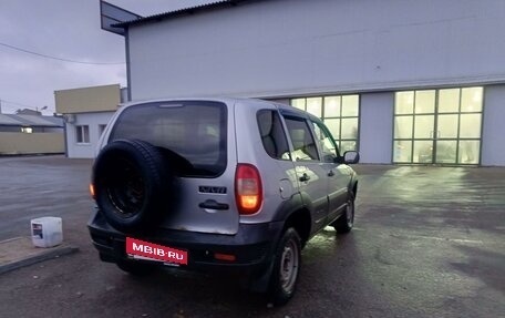 Chevrolet Niva I рестайлинг, 2004 год, 190 000 рублей, 5 фотография