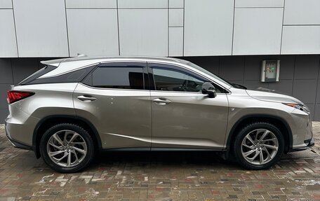 Lexus RX IV рестайлинг, 2017 год, 4 500 000 рублей, 3 фотография