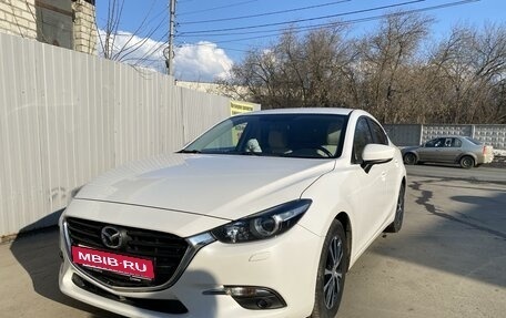 Mazda 3, 2017 год, 1 900 000 рублей, 2 фотография