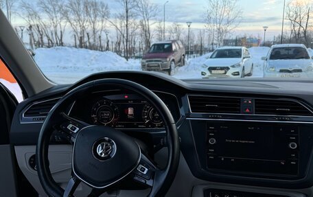 Volkswagen Tiguan II, 2018 год, 3 070 000 рублей, 6 фотография