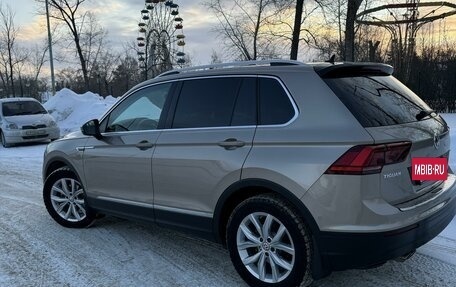 Volkswagen Tiguan II, 2018 год, 3 070 000 рублей, 3 фотография