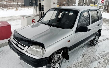 Chevrolet Niva I рестайлинг, 2004 год, 330 000 рублей, 4 фотография