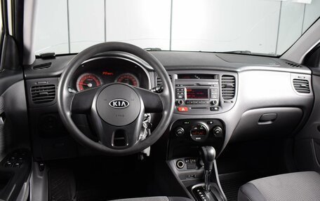 KIA Rio II, 2011 год, 790 000 рублей, 6 фотография