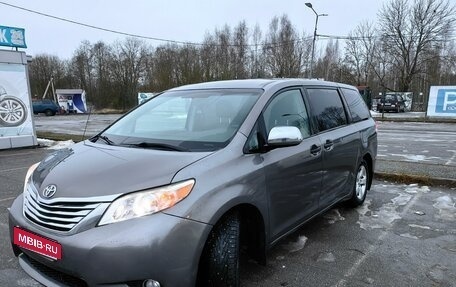 Toyota Sienna III, 2010 год, 1 900 000 рублей, 1 фотография