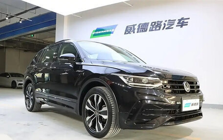 Volkswagen Tiguan II, 2022 год, 3 250 000 рублей, 2 фотография