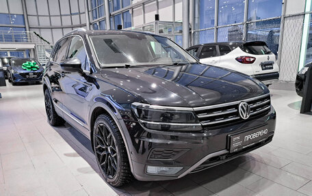 Volkswagen Tiguan II, 2017 год, 2 300 000 рублей, 3 фотография