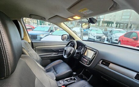 Mitsubishi Outlander III рестайлинг 3, 2014 год, 1 449 000 рублей, 7 фотография