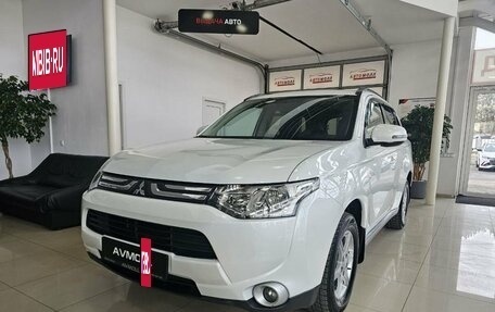 Mitsubishi Outlander III рестайлинг 3, 2013 год, 1 879 000 рублей, 3 фотография