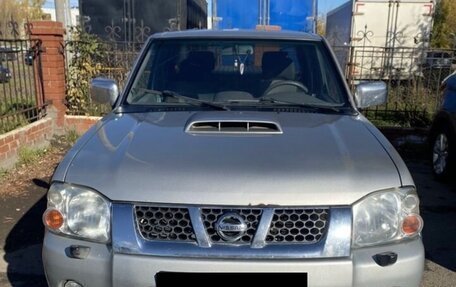 Nissan NP300, 2011 год, 850 000 рублей, 2 фотография