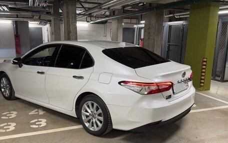 Toyota Camry, 2018 год, 3 200 000 рублей, 4 фотография