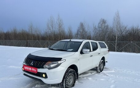 Mitsubishi L200 IV рестайлинг, 2015 год, 1 589 000 рублей, 2 фотография