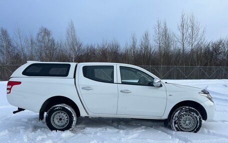 Mitsubishi L200 IV рестайлинг, 2015 год, 1 589 000 рублей, 3 фотография