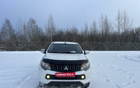 Mitsubishi L200 IV рестайлинг, 2015 год, 1 589 000 рублей, 7 фотография