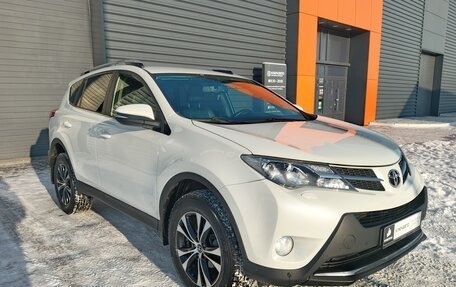 Toyota RAV4, 2015 год, 2 600 000 рублей, 3 фотография