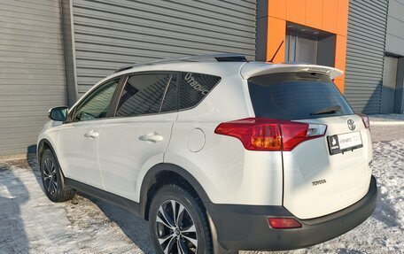 Toyota RAV4, 2015 год, 2 600 000 рублей, 5 фотография