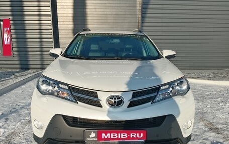 Toyota RAV4, 2015 год, 2 600 000 рублей, 2 фотография