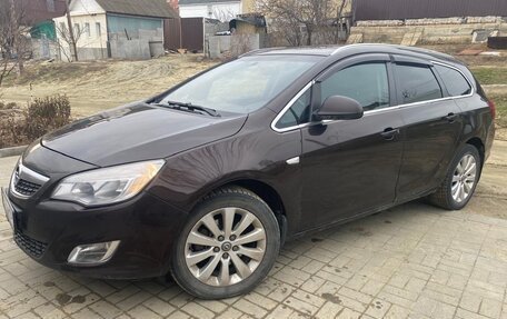 Opel Astra J, 2011 год, 550 000 рублей, 1 фотография