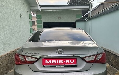 Hyundai Sonata VI, 2012 год, 1 100 000 рублей, 9 фотография